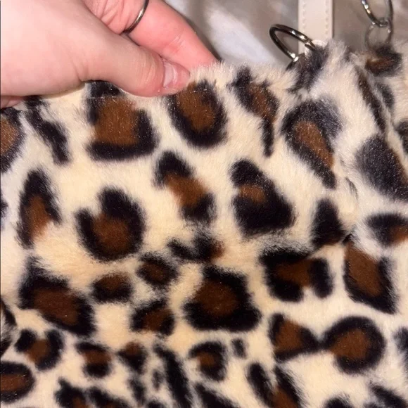 Leopard Print Faux Fur Tote Bag with White Straps - Picture 2 of 6